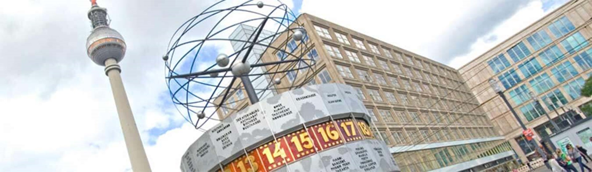Weltuhr und Fernsehturm am Alexanderplatz