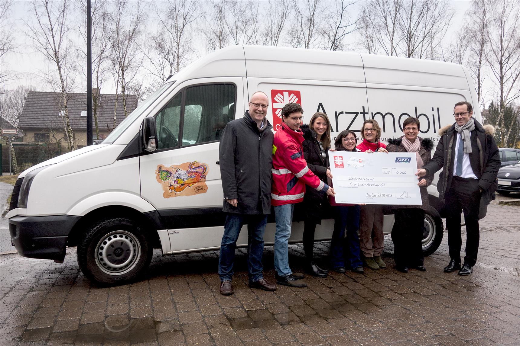 Scheck in Höhe von 10.000 Euro von Aristo Pharma