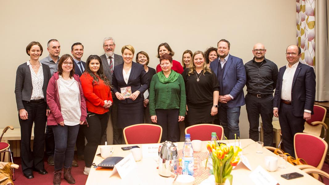 Wir danken Franziska Giffey für ihren Besuch beim Adoptionsdienst Berlin