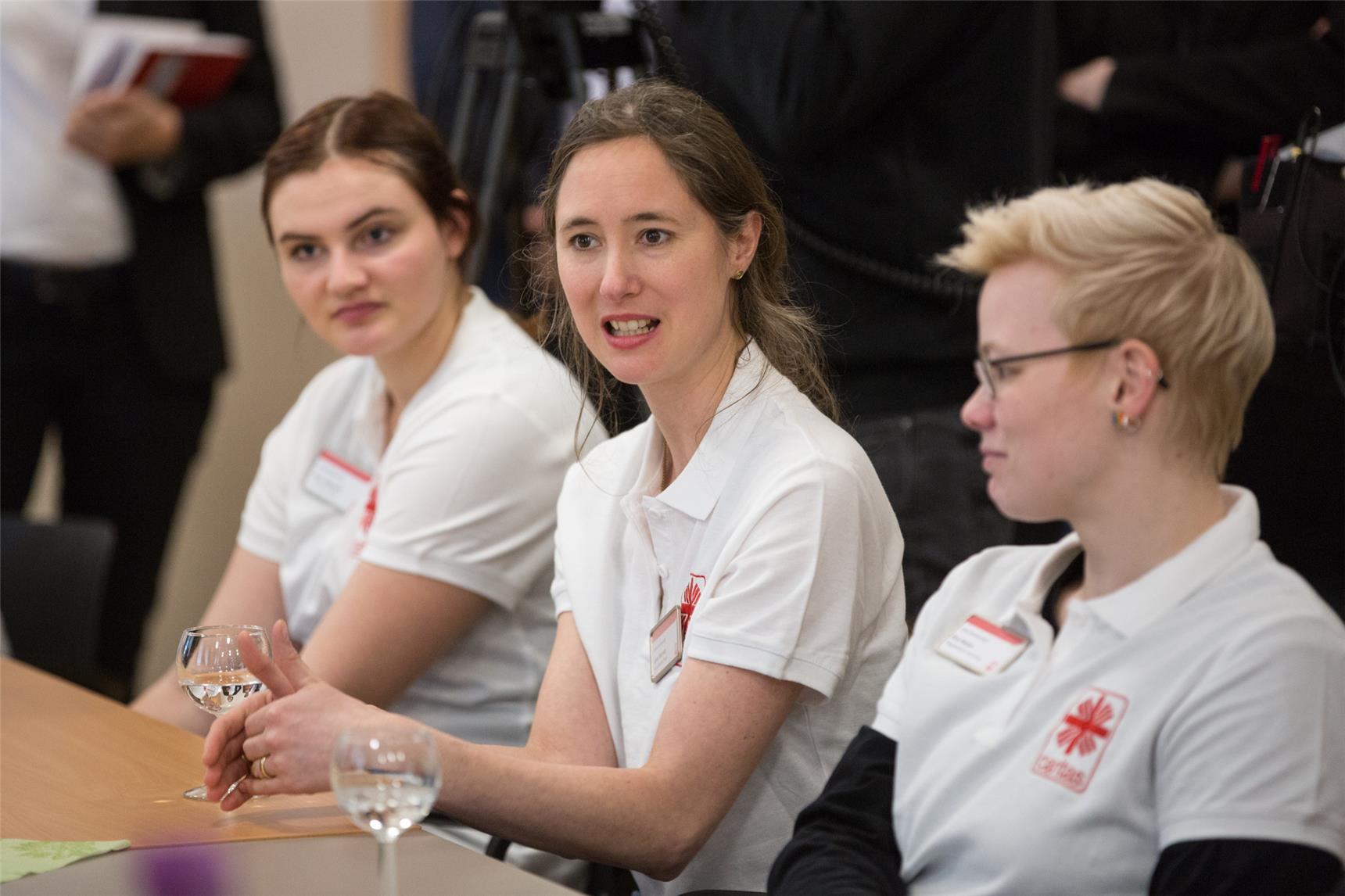 Drei Pflege-Azubis im Portrait