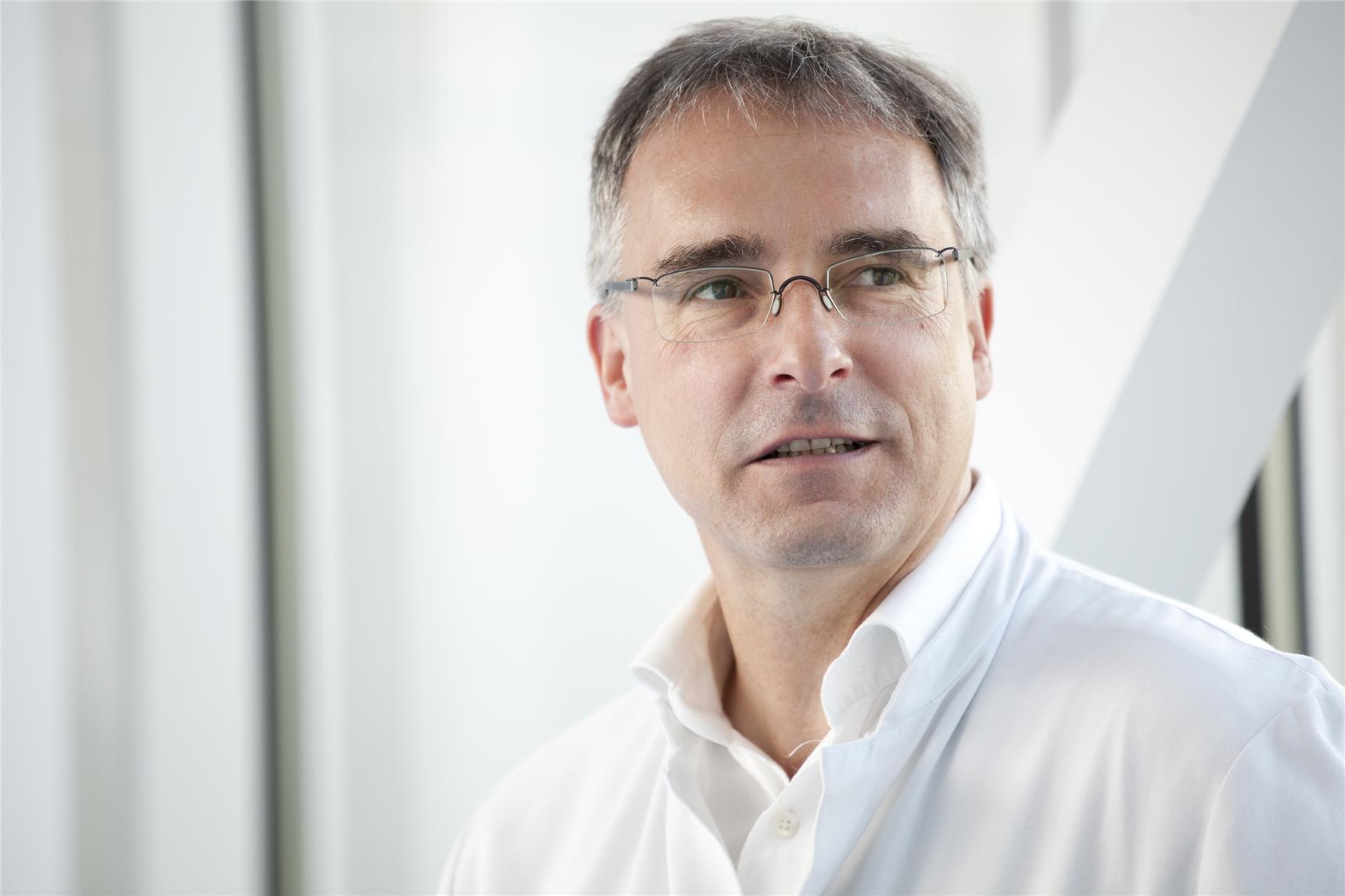 Dr. Christian Nitzsche arbeitet als Radiologe am Dominikus-Krankenhaus