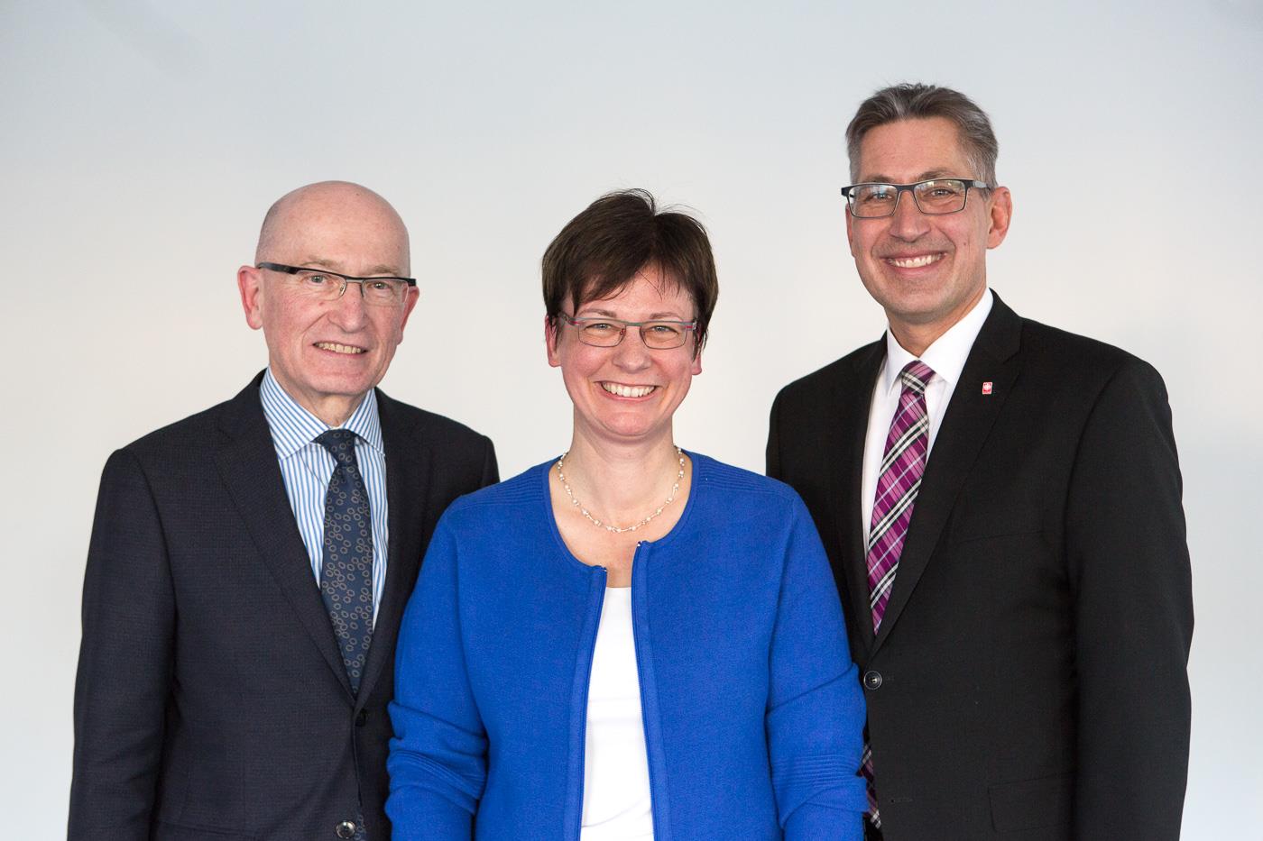 vl. Helmut Vollmar, ehemaliger Geschaftsführer, Ulrike Kostka, Caritasdirektorin und Thilo Spychalski, neuer Geschäftsführer 