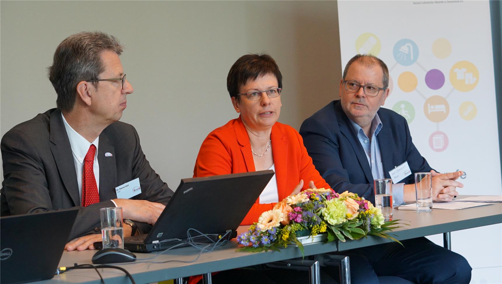 Hanno Heil (Vorsitzender VKAD), Ulrike Kostka, Thomas Gleißner bei PK zum Auftakt der 21. Bundestagung des VKAD