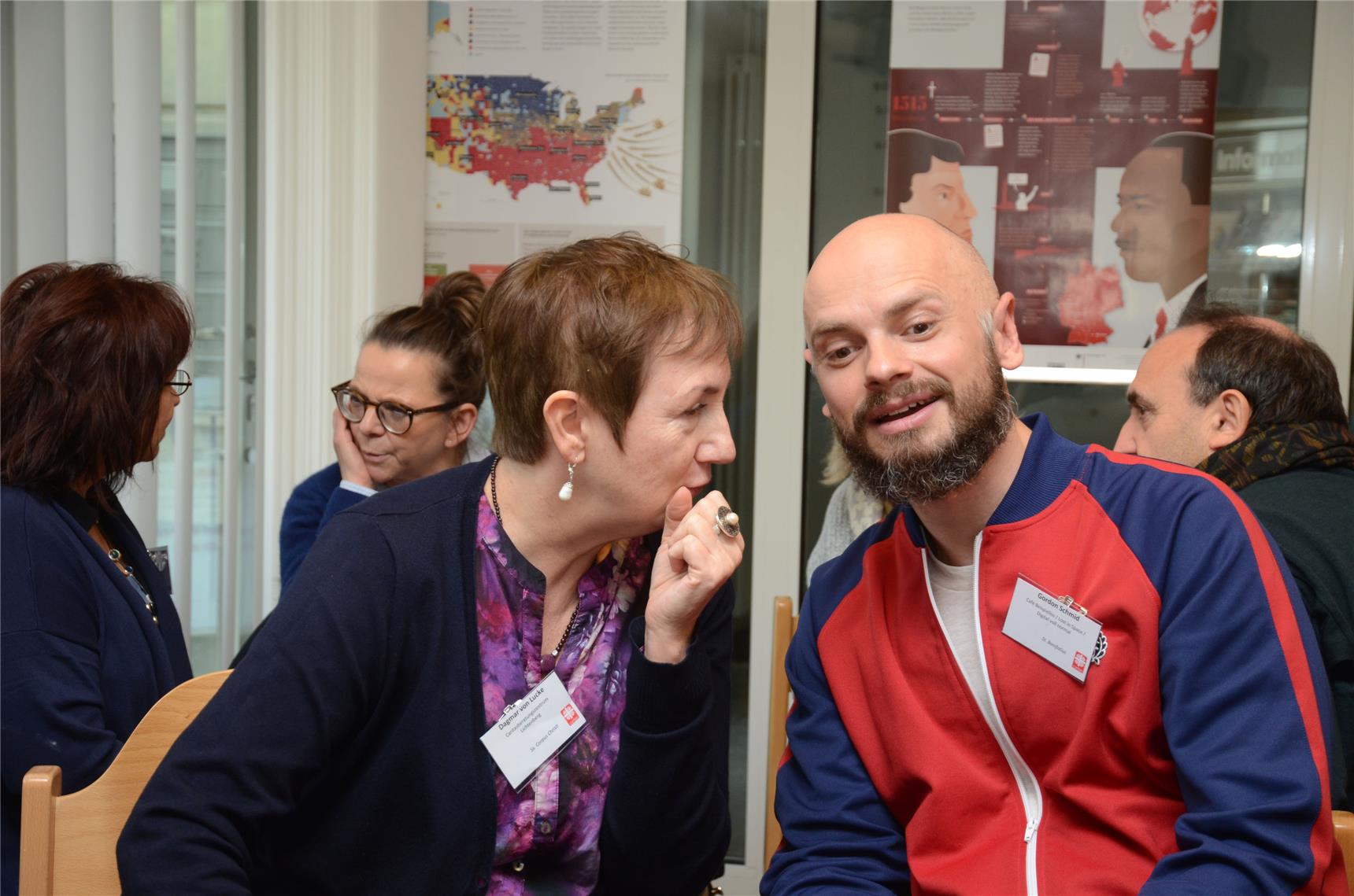 Gesprächsrunde unter Caritas-Dienstellenleitern/innen