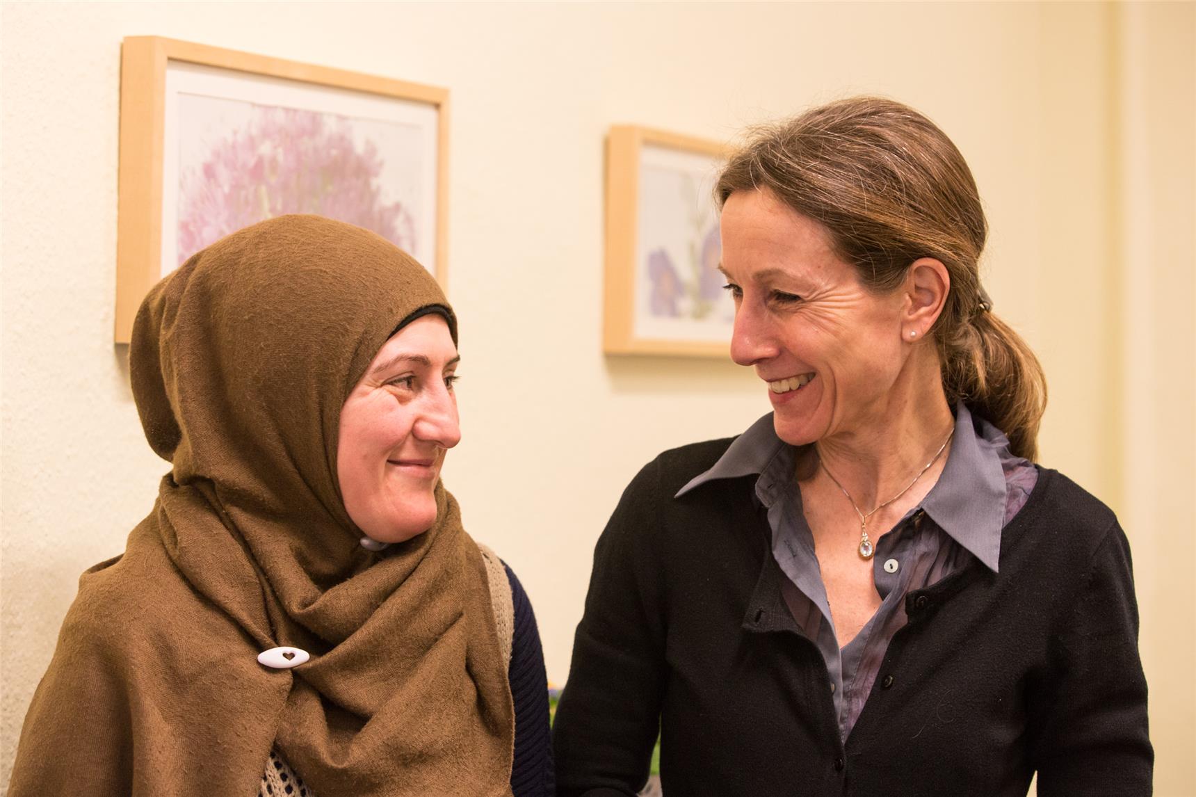 Saida Al Hamadi mit Anke Fricke