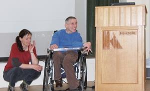 Roland Walter mit seiner Betreuerin beim Fachtag