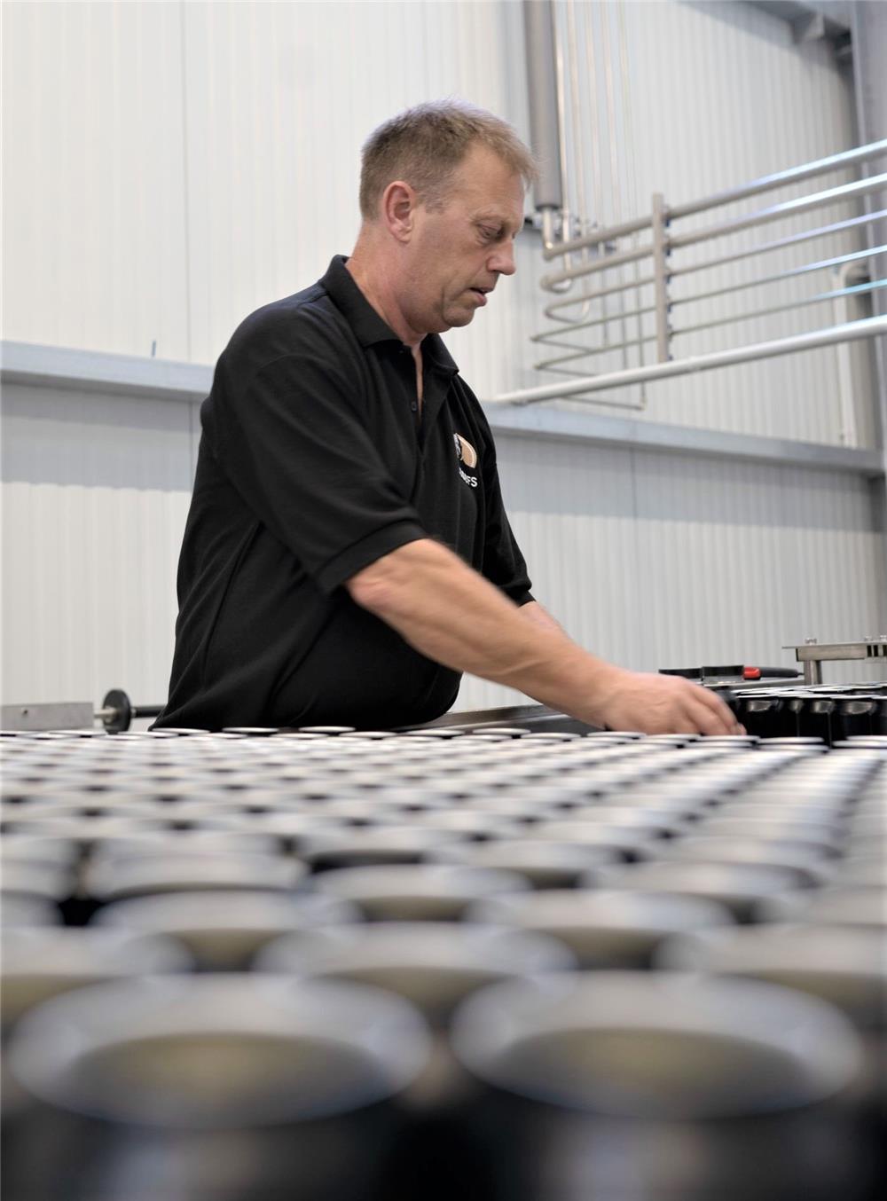 Jeder Angestellte kann eigentlich an jeder Station eingesetzt werden. Am beliebtesten sind aber die Endstationen – wo man das Tagewerk sehen und anfassen kann. 